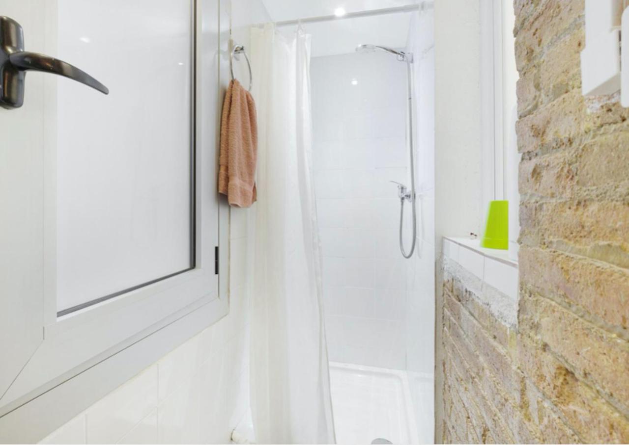 Great Apartment In Sagrada Familia With Balcony Barcelona Bagian luar foto