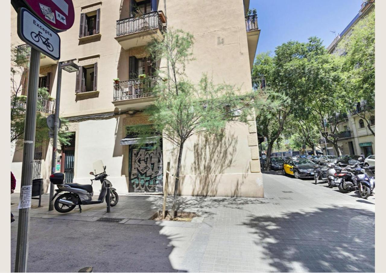 Great Apartment In Sagrada Familia With Balcony Barcelona Bagian luar foto