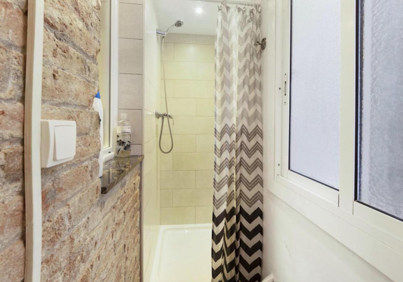 Great Apartment In Sagrada Familia With Balcony Barcelona Bagian luar foto